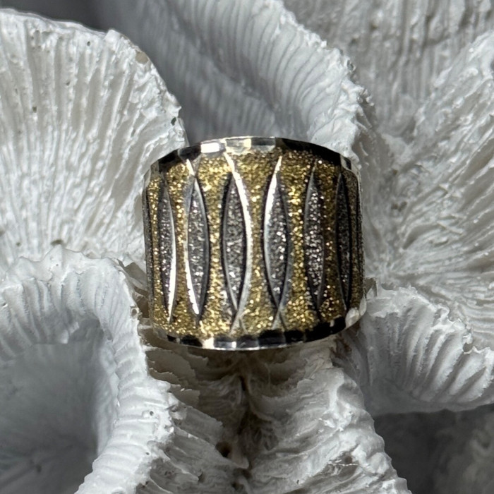 Elegant 925 Sterling Silver & 10K Yellow Gold Ring Size 7