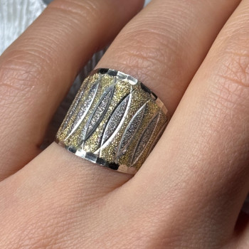 Elegant 925 Sterling Silver & 10K Yellow Gold Ring Size 7