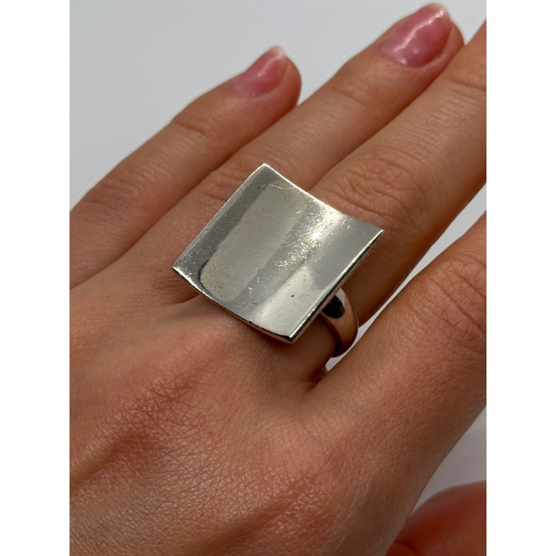 925 Sterling Silver Ring Size 8