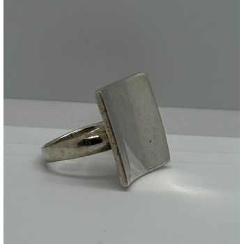 925 Sterling Silver Ring Size 8