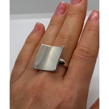 925 Sterling Silver Ring Size 8