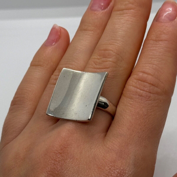 925 Sterling Silver Ring Size 8
