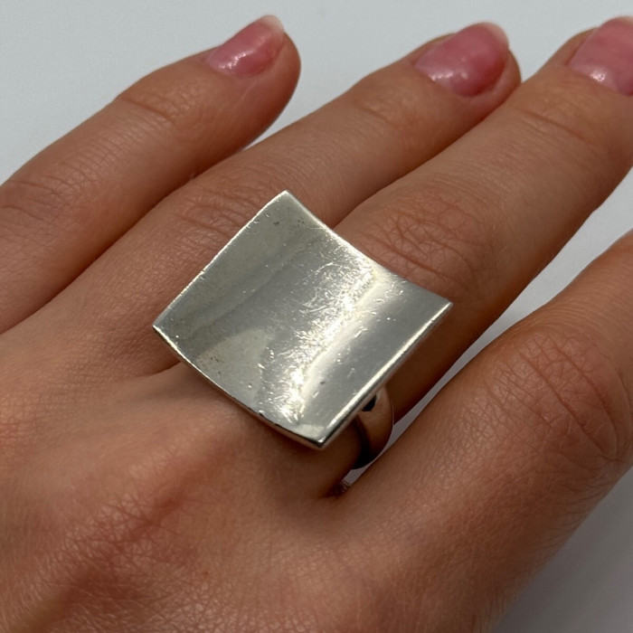 925 Sterling Silver Ring Size 8