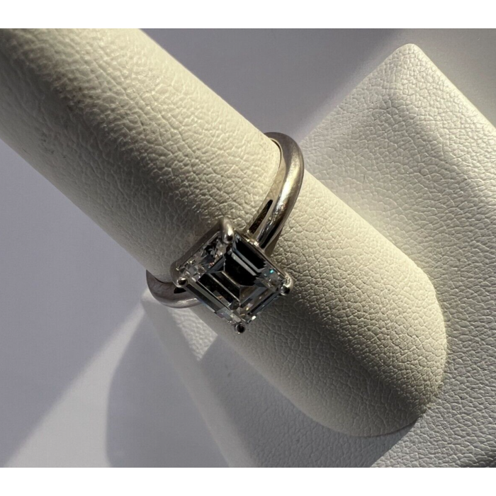 925 Sterling Silver & CZ Ring Size 7