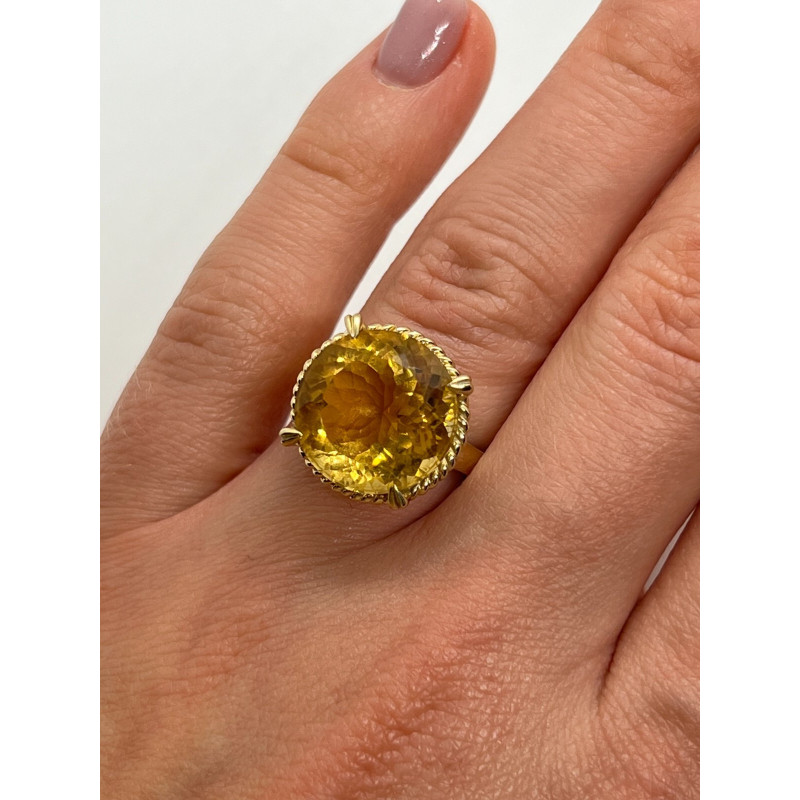 10K YELLOW GOLD RING CITRINE  SIZE 6