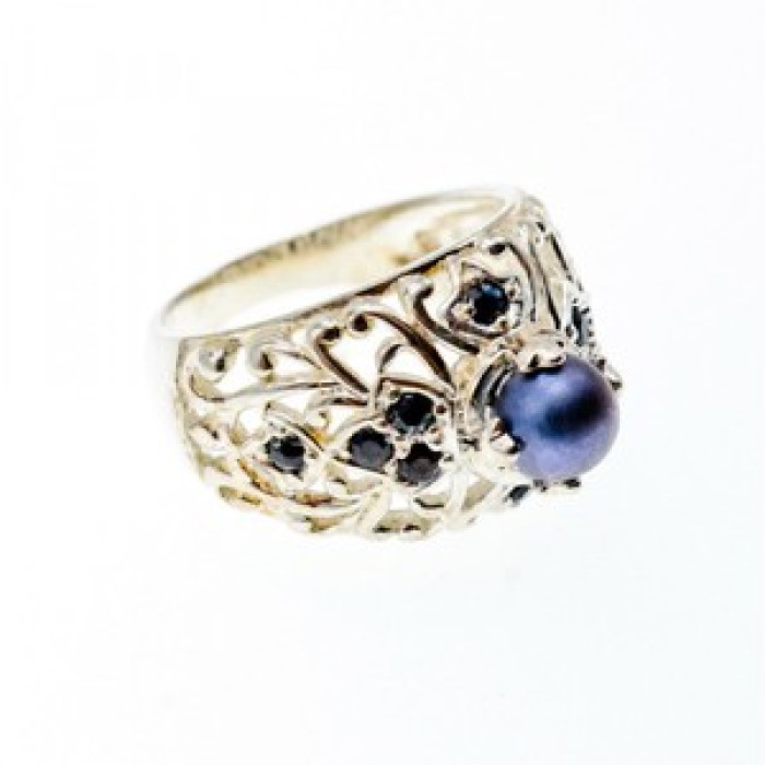 925 Sterling Silver Pearl & Sapphires Ring Size 6.75