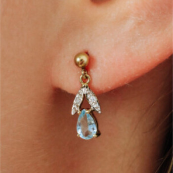 18K Yellow Gold Blue Topaz & Diamonds Earrings