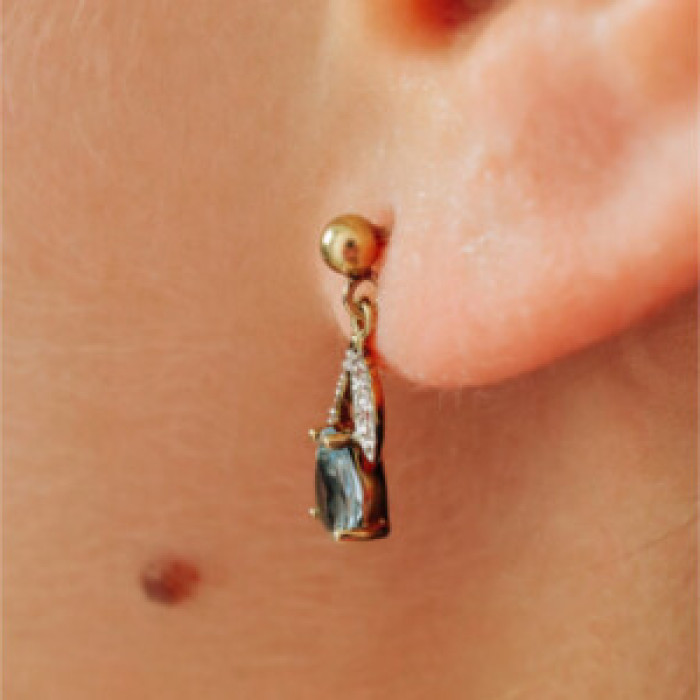 18K Yellow Gold Blue Topaz & Diamonds Earrings