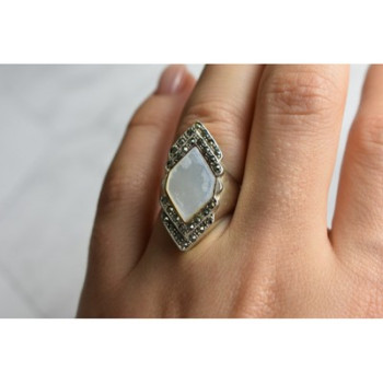 925 STERLING SILVER MOTHER OF PEARL & MARCASITES RING SIZE 6.5