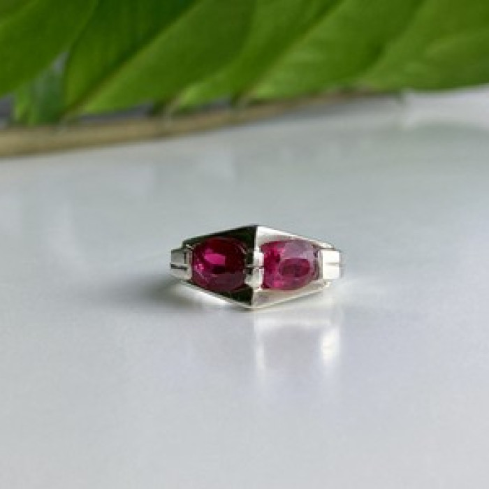 925 Sterling Silver Pink Spinel Ring Size 5.5