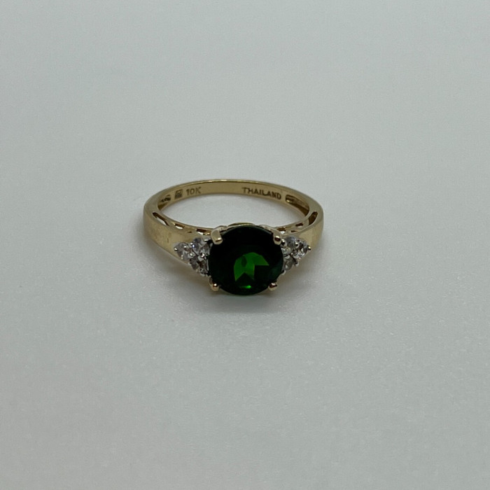 10K Yellow Gold Ring With Emerald & Diamonds Size 6