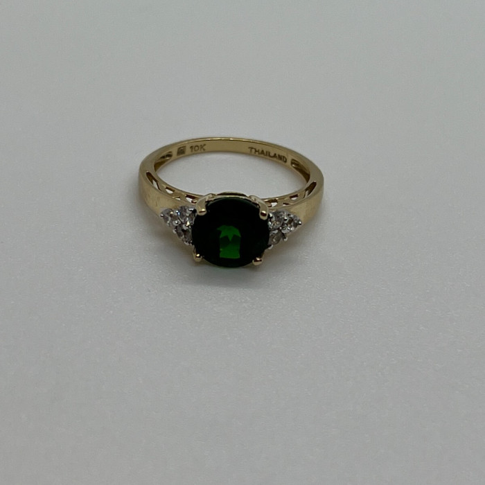 10K Yellow Gold Ring With Emerald & Diamonds Size 6