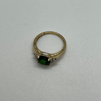 10K Yellow Gold Ring With Emerald & Diamonds Size 6