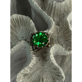 Vintage Elegant Design 925 Sterling Silver Green Spinel Ring Sizable