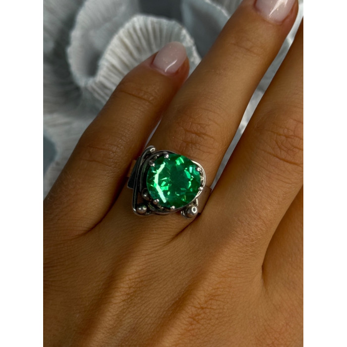 Vintage Elegant Design 925 Sterling Silver Green Spinel Ring Sizable