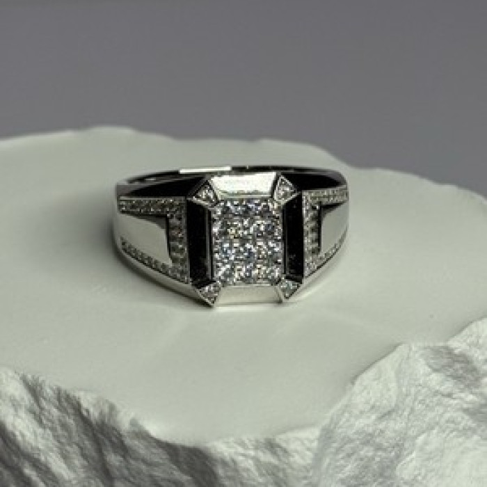 925 Sterling Silver CZ Men'S Ring Size 12