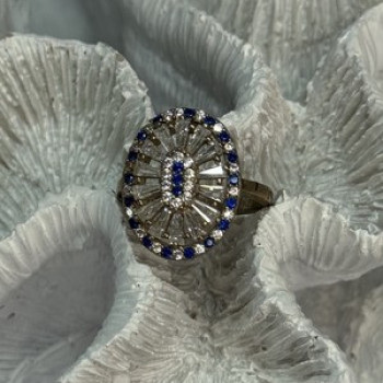 Beautiful 925 Sterling Silver CZ Ring Size 7.5