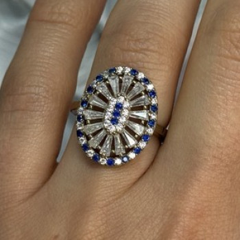 Beautiful 925 Sterling Silver CZ Ring Size 7.5