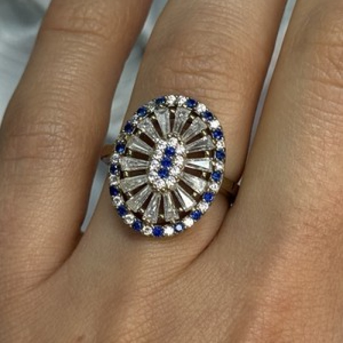 Beautiful 925 Sterling Silver CZ Ring Size 7.5