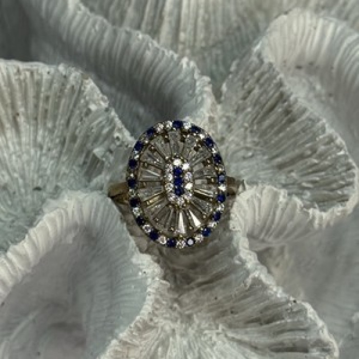 Beautiful 925 Sterling Silver CZ Ring Size 7.5