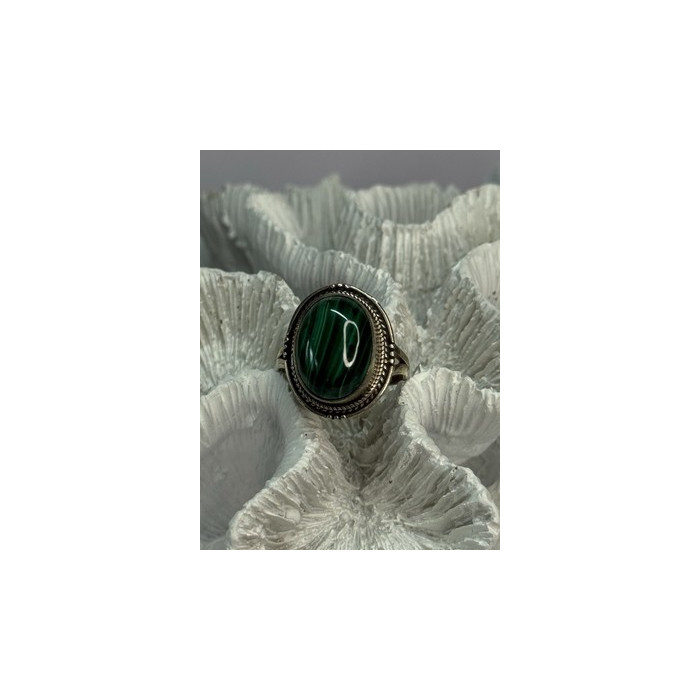 VINTAGE 925 STERLING SILVER MALACHITE RING SIZE 9