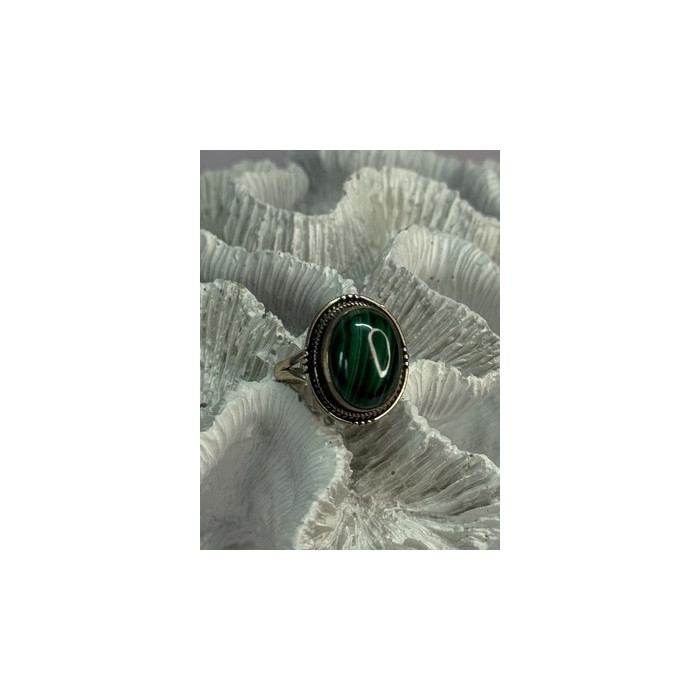 VINTAGE 925 STERLING SILVER MALACHITE RING SIZE 9