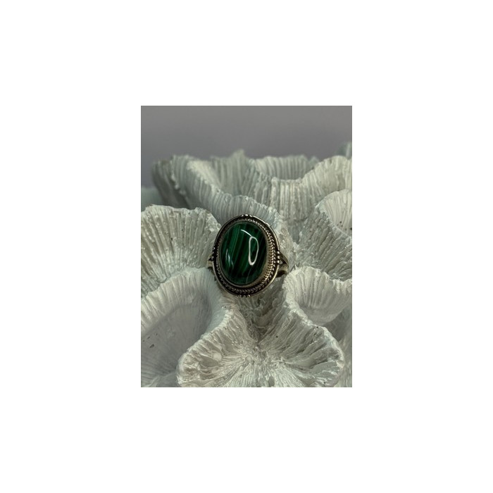 VINTAGE 925 STERLING SILVER MALACHITE RING SIZE 9