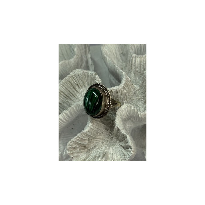 VINTAGE 925 STERLING SILVER MALACHITE RING SIZE 9