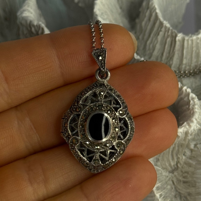 Vintage 925 Sterling Silver Open Locket Onyx & Marcasites Necklace 18 Inch