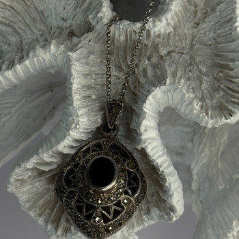 Vintage 925 Sterling Silver Open Locket Onyx & Marcasites Necklace 18 Inch