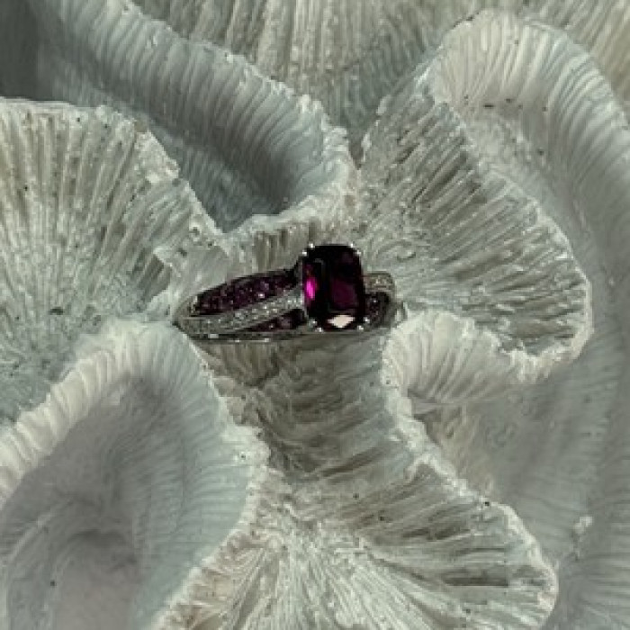 10K White Gold Spinel & Diamond Ring Size 6.5
