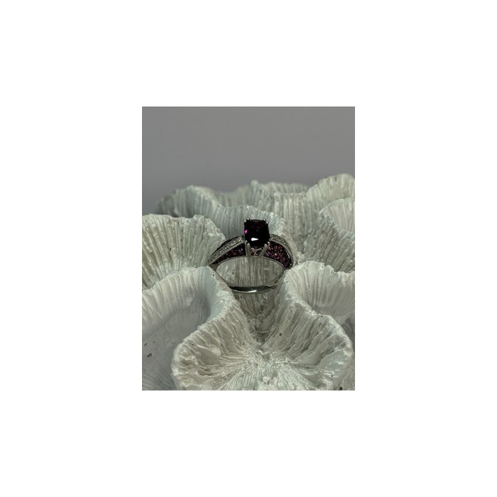 10K WHITE GOLD SPINEL & DIAMOND RING SIZE 6.5