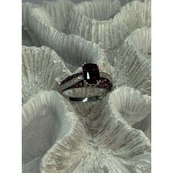 10K WHITE GOLD SPINEL & DIAMOND RING SIZE 6.5