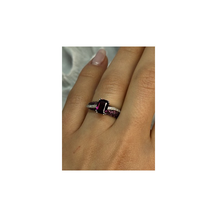 10K WHITE GOLD SPINEL & DIAMOND RING SIZE 6.5