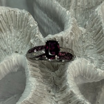 10K White Gold Spinel & Diamond Ring Size 6.5