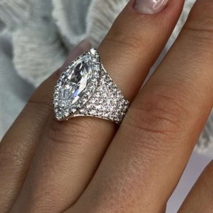 Shiny 925 Sterling Silver CZ Ring Size 6