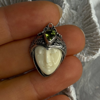 925 Sterling Silver Goddess Face Carved Peridot Pendant Length 1 Inch