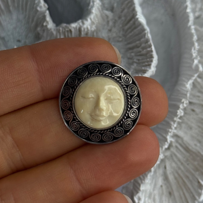 925 Sterling Silver Hand-Crafted Round Goddess Sun Pendant Length 0.90 Inch