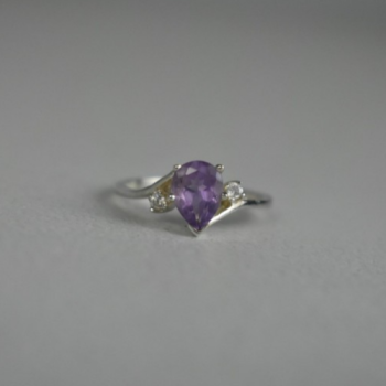 925 Sterling Silver Amethyst & CZ Ring Size 7