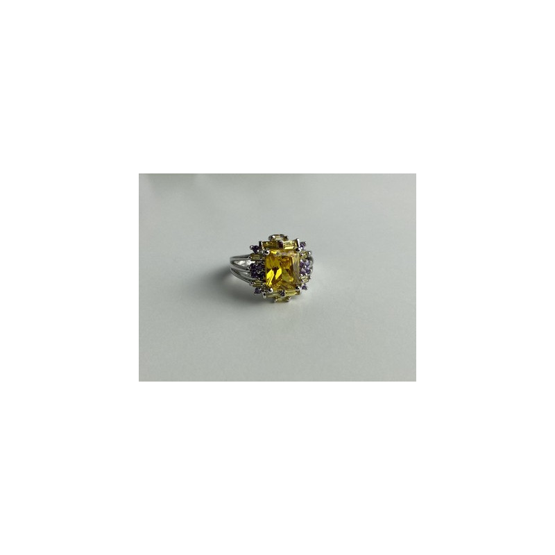 925 Sterling Silver Yellow & Purple CZ Ring Size 7