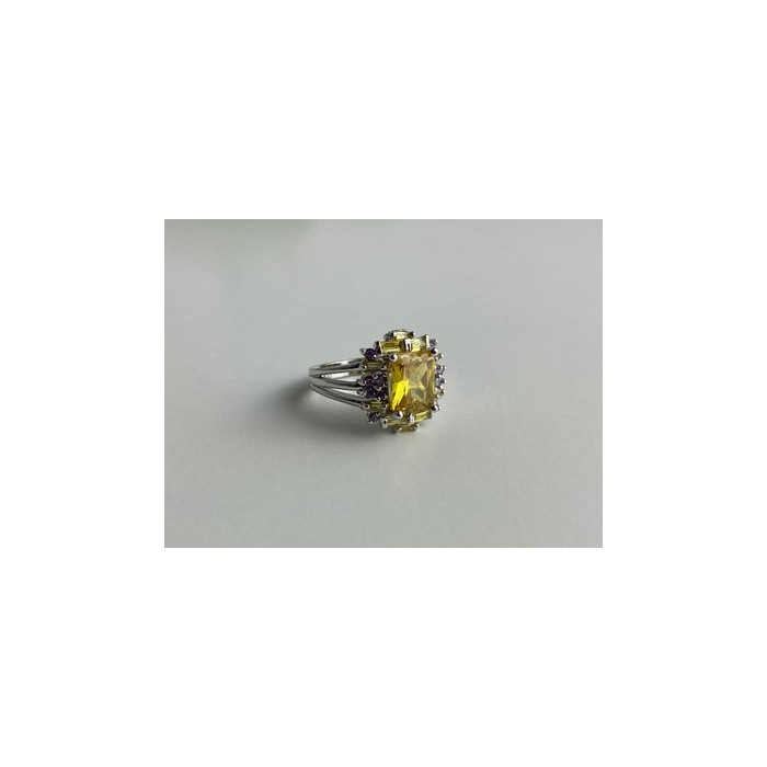 925 Sterling Silver Yellow & Purple CZ Ring Size 7