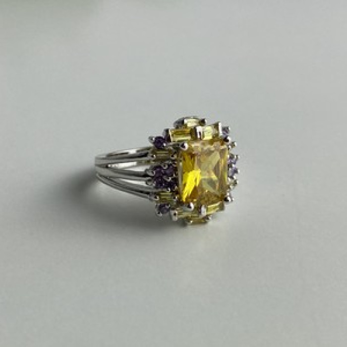 925 Sterling Silver Yellow & Purple CZ Ring Size 7