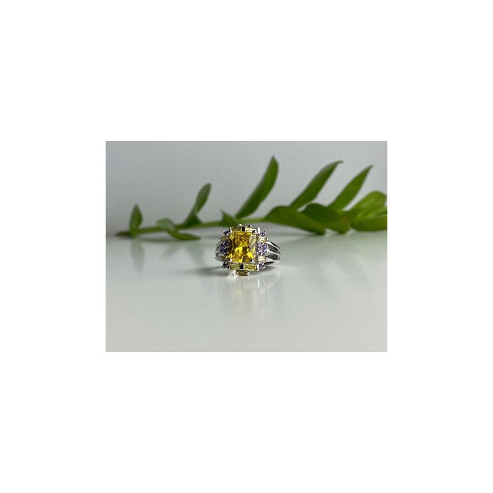 925 Sterling Silver Yellow & Purple CZ Ring Size 7