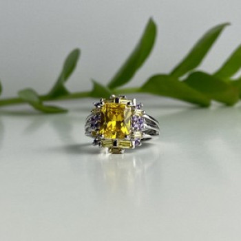 925 Sterling Silver Yellow & Purple CZ Ring Size 7