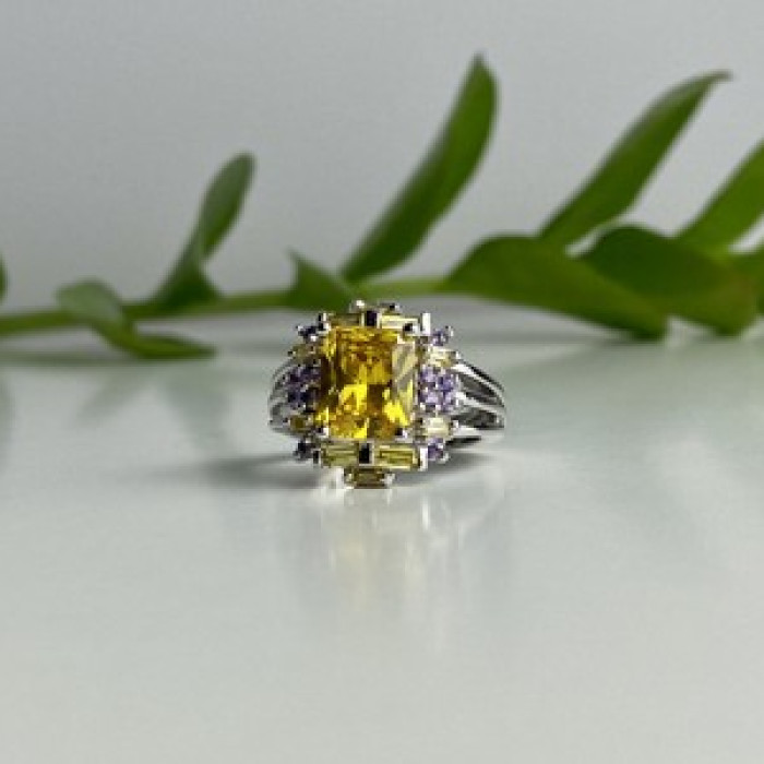 925 Sterling Silver Yellow & Purple CZ Ring Size 7