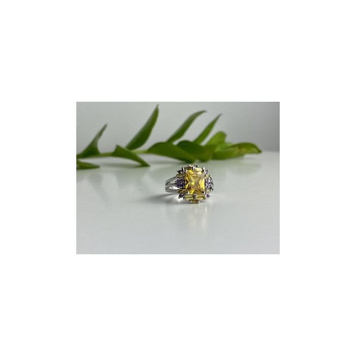 925 Sterling Silver Yellow & Purple CZ Ring Size 7