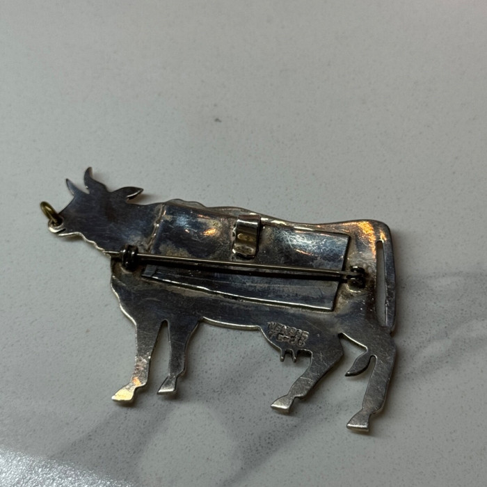 925 Sterling Silver Cow Brooch Length 2.5 In