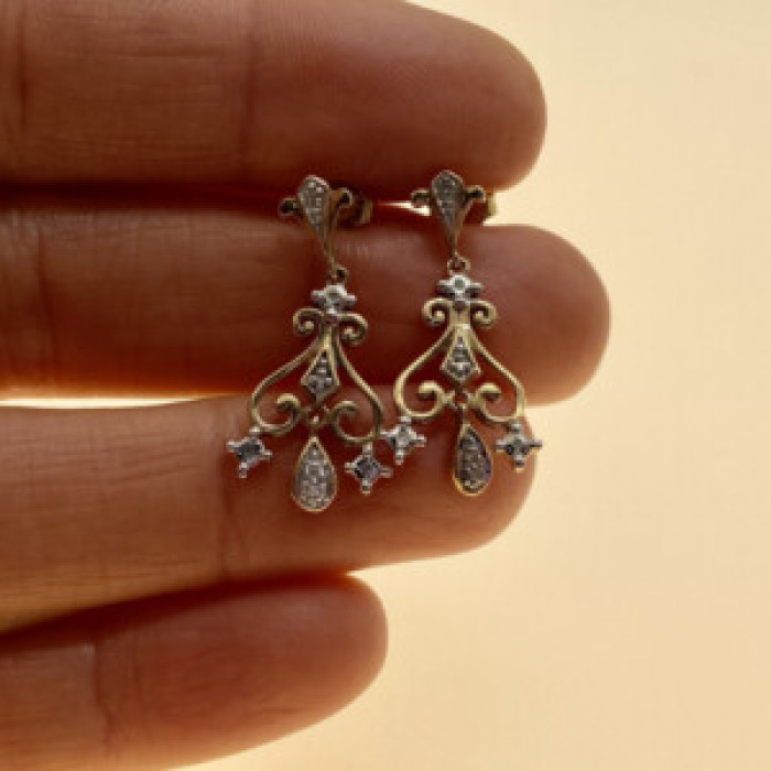 10K Yellow Gold Diamonds Earrings