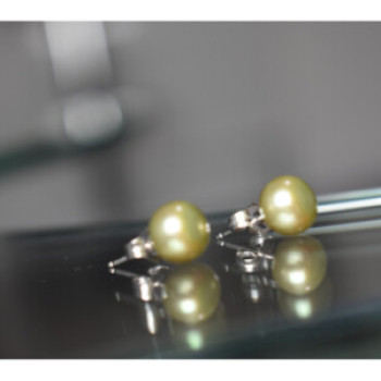 925 Sterling Silver Green Pearls Stud Earrings