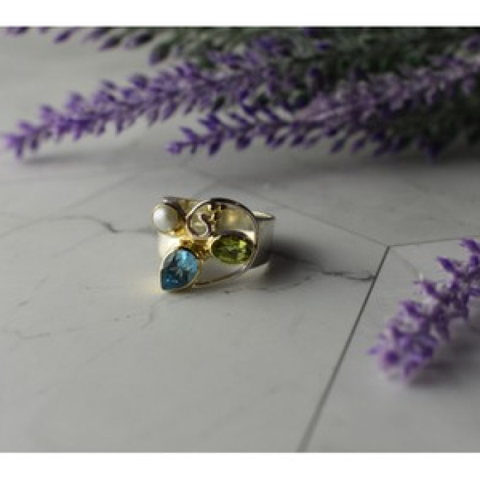 925 Sterling Silver Blue Spinel, Pearl & Peridot Ring Size 5.5